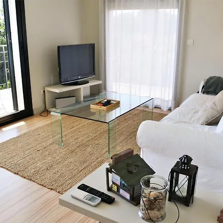 Farella 1 Apartment Llança