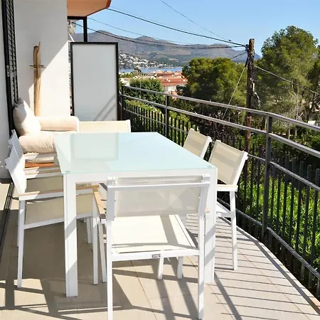 Farella 1 Apartment Llança